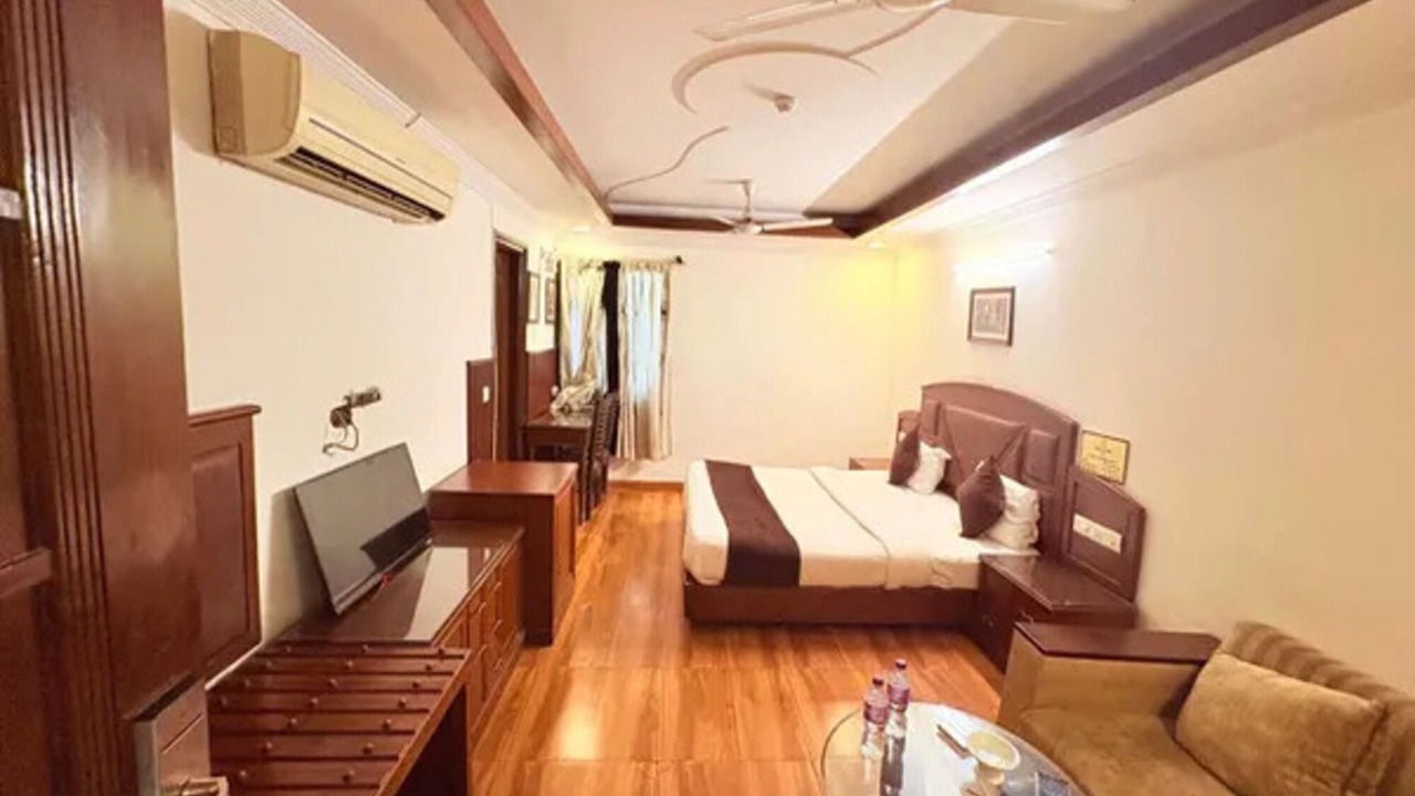 Photo of Bedroom in Nehru Place