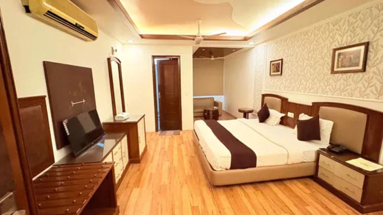 Photo of Bedroom in Nehru Place
