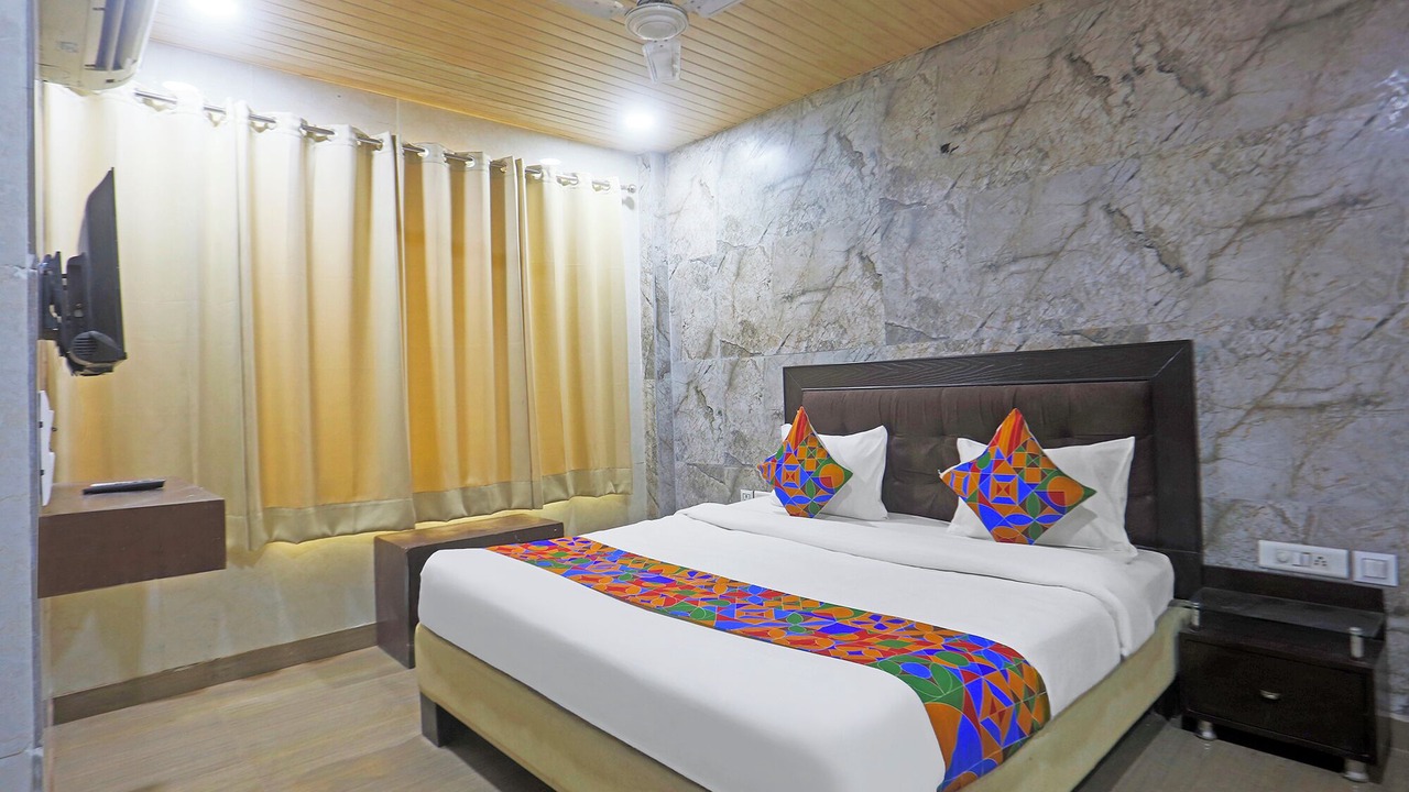 Photo of Bedroom in Kalkaji