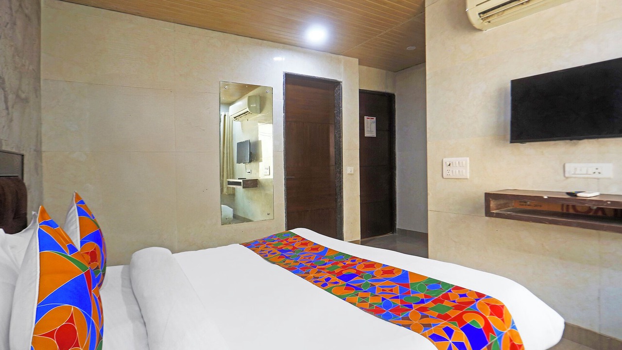 Photo of Bedroom in Kalkaji