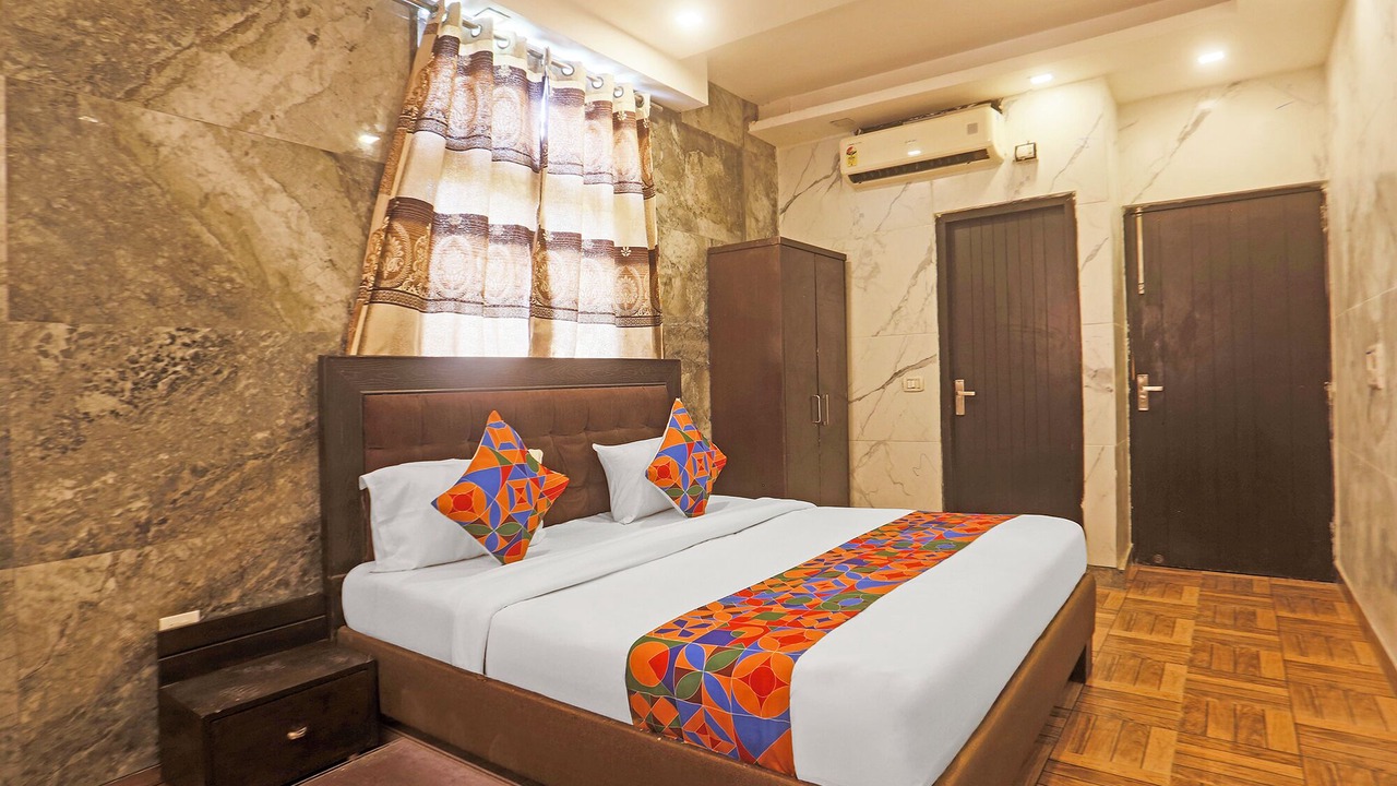 Photo of Bedroom in Kalkaji