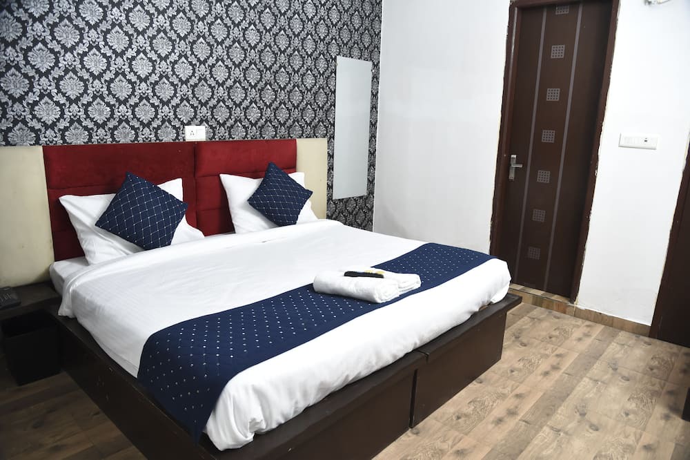Photo of Bedroom in Janakpuri