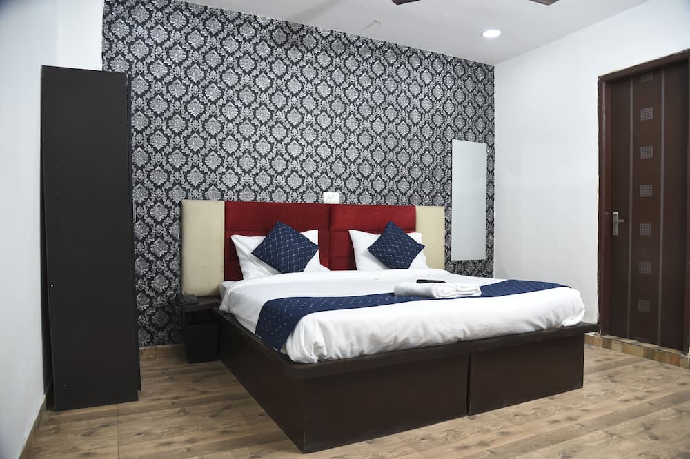 Photo of Bedroom in Janakpuri