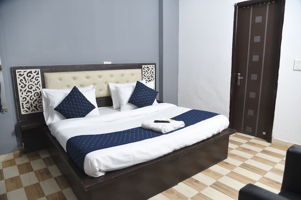 Photo of Bedroom in Janakpuri