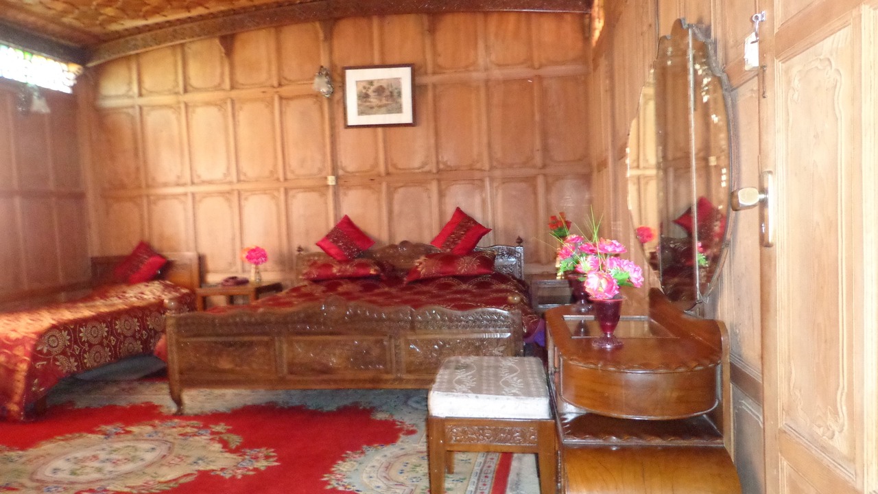 Photo of Bedroom in Dal Lake