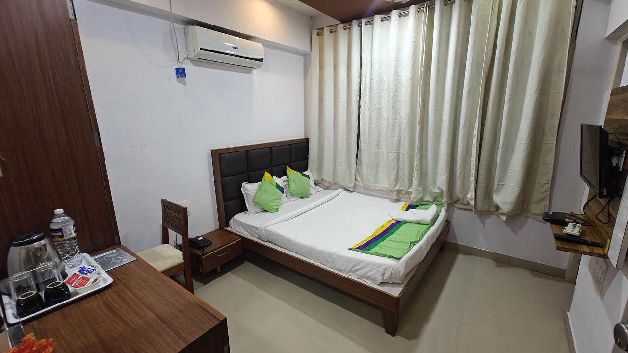 Photo of Bedroom in Satara
