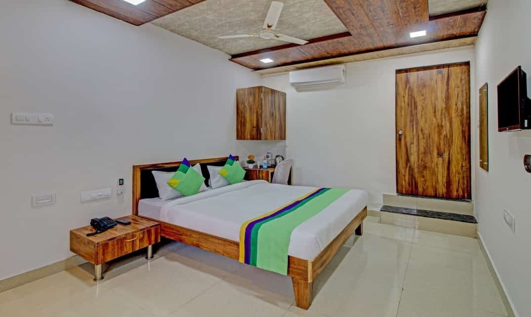 Photo of Bedroom in Satara