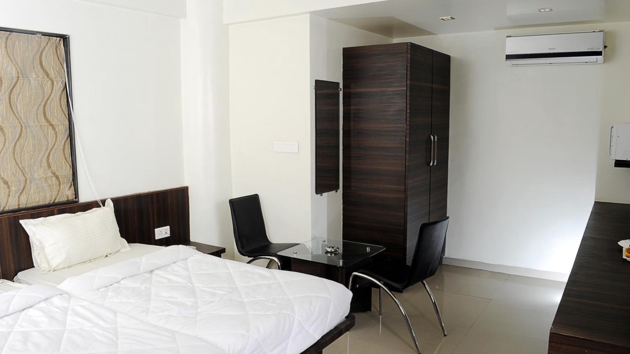Photo of Bedroom in Hadapsar