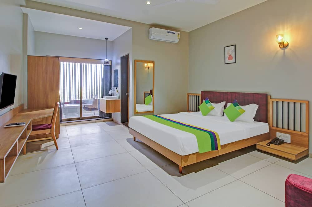 Photo of Bedroom in Satara