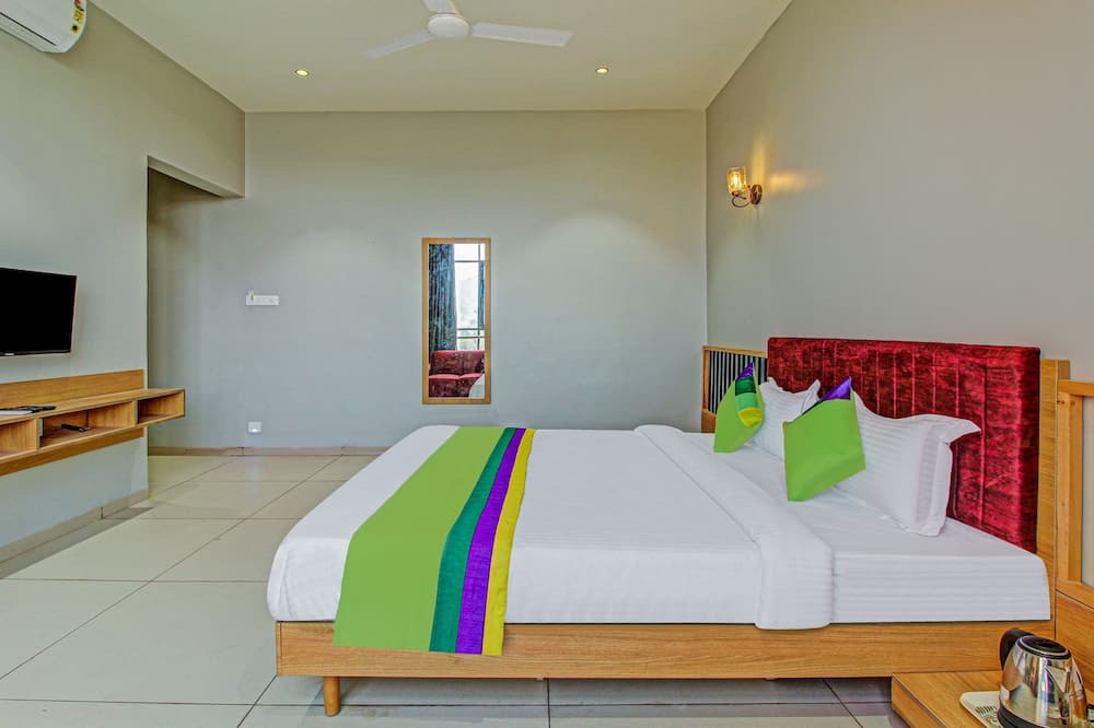 Photo of Bedroom in Satara