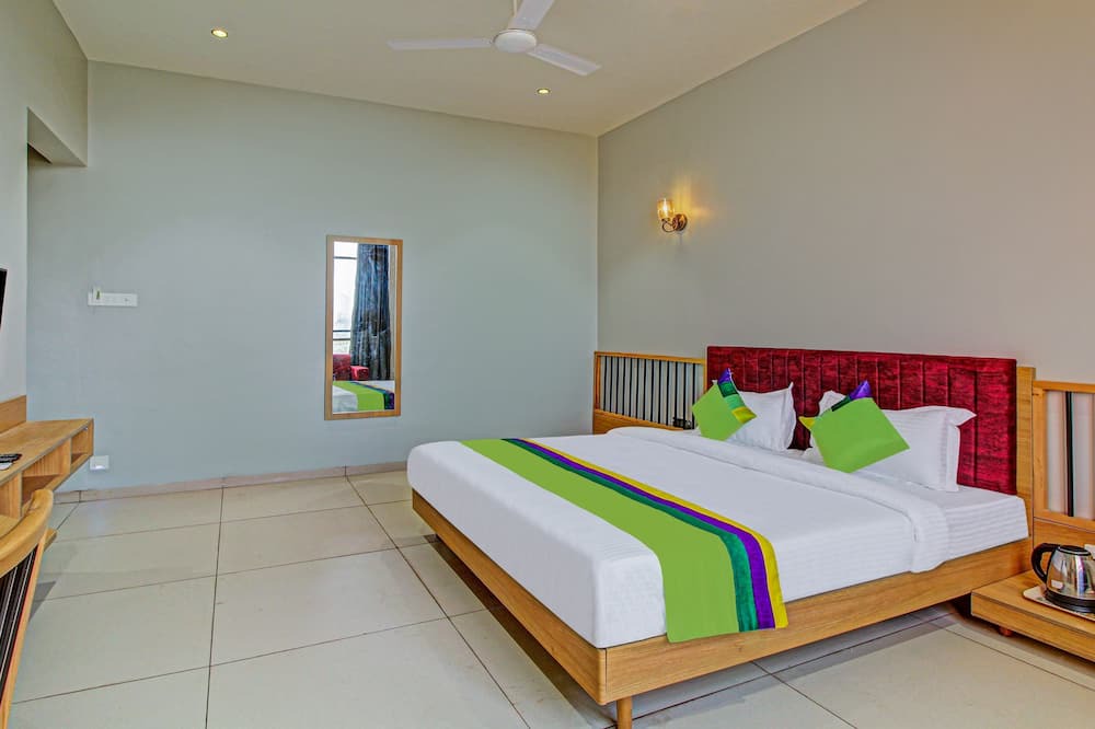 Photo of Bedroom in Satara