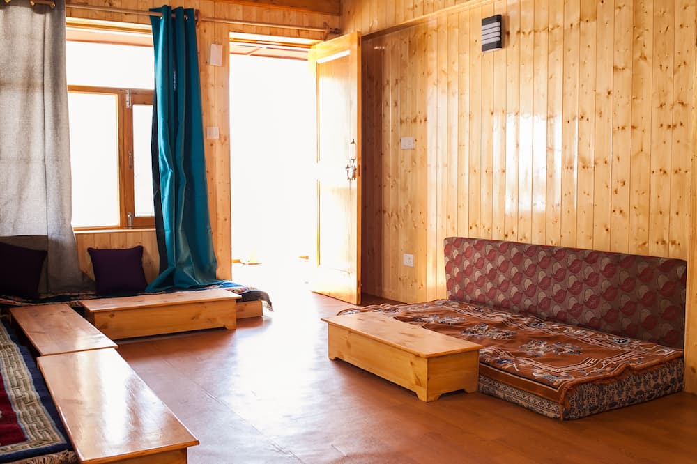 Photo of Livingroom in New Manali