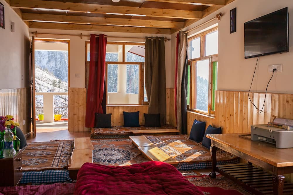 Photo of Livingroom in New Manali