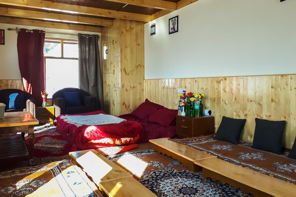 Photo of Livingroom in New Manali