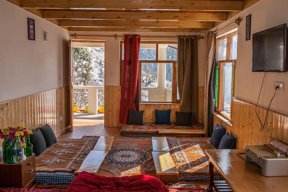 Photo of Livingroom in New Manali