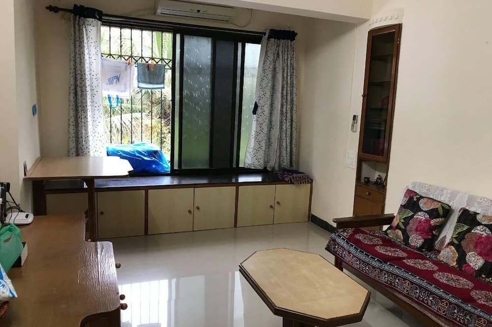 Photo of Livingroom in Bandra West