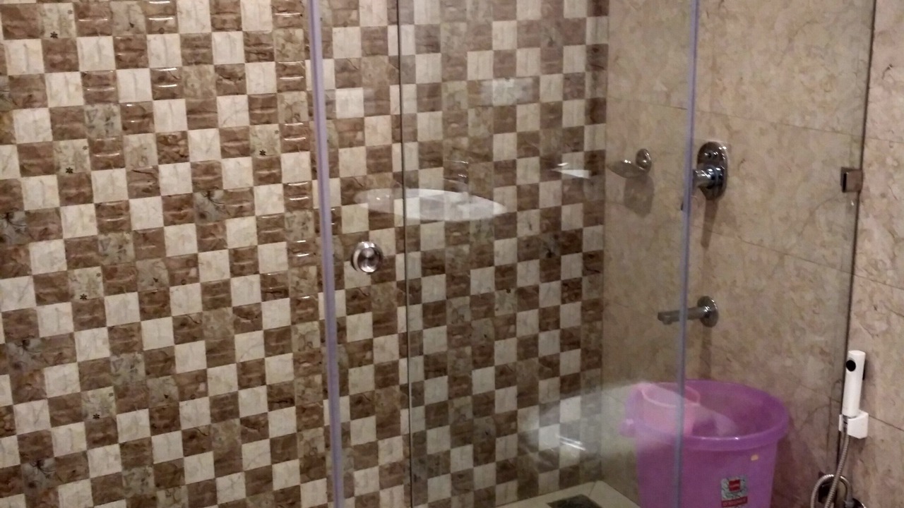 Photo of Bathroom in The Mall Road