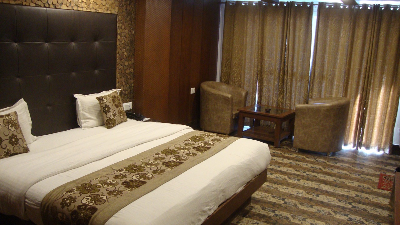 Photo of Bedroom in The Mall Road