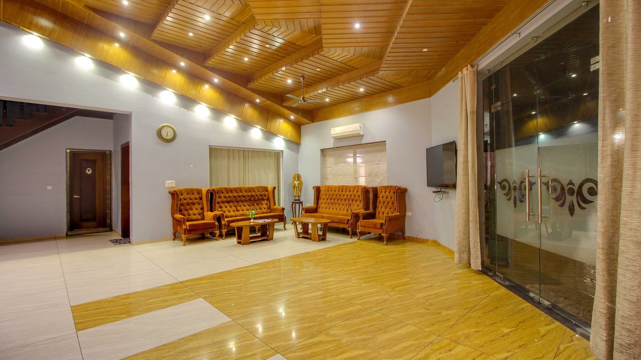 Photo of Others in Garjia