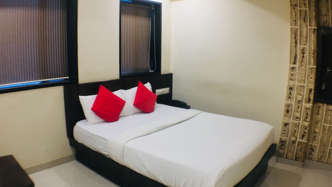 Photo of Bedroom in Malad East