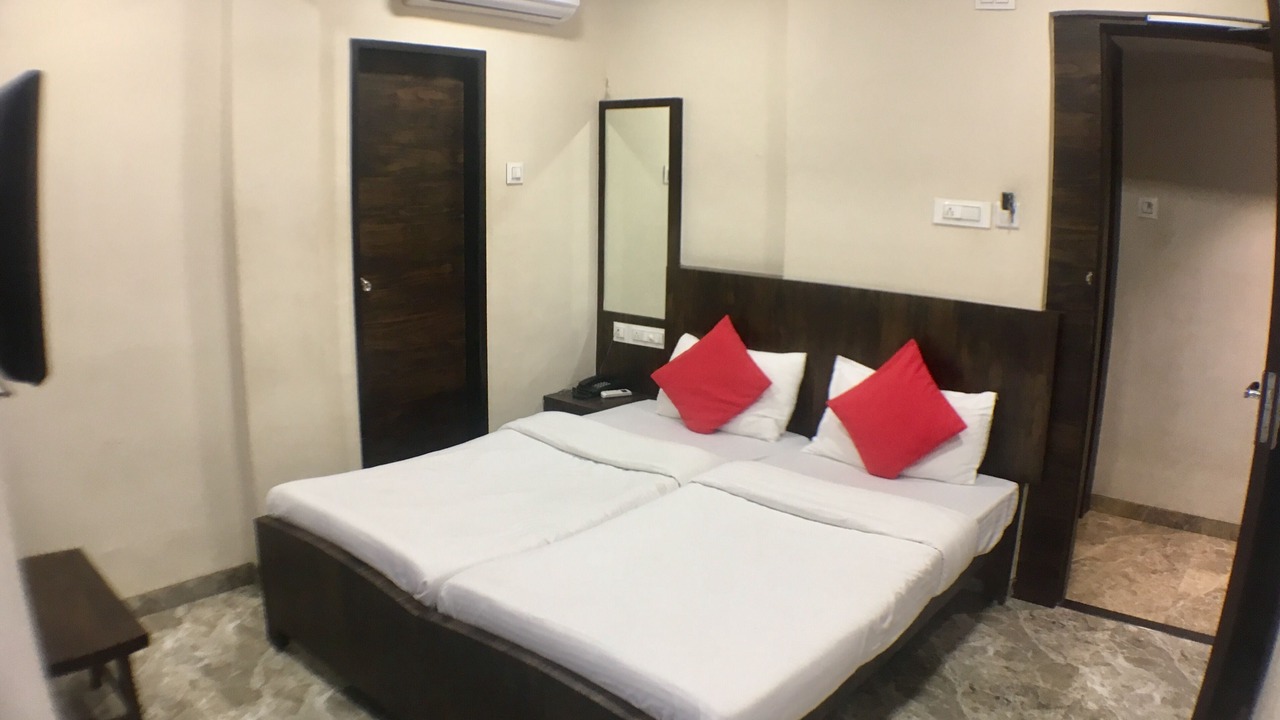 Photo of Bedroom in Malad East