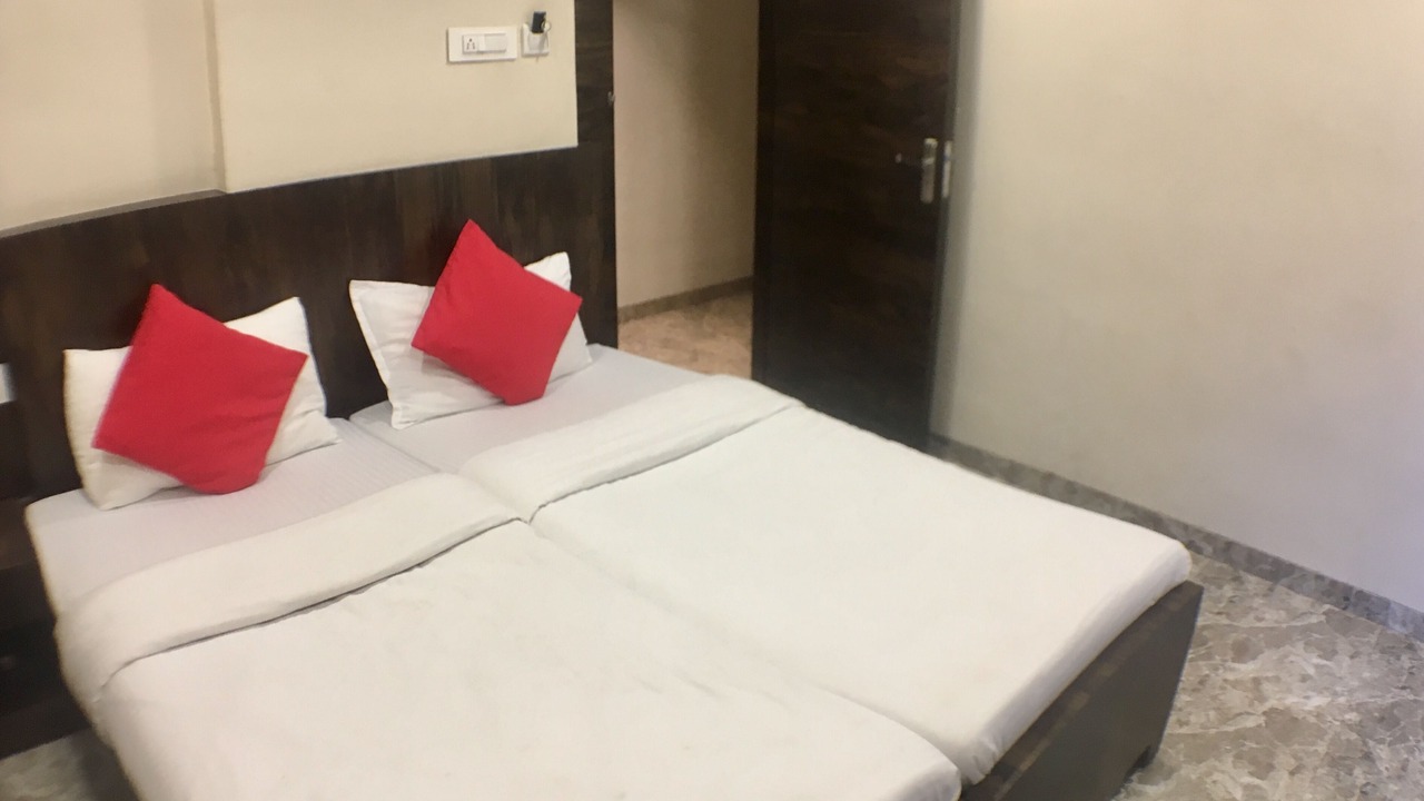 Photo of Bedroom in Malad East