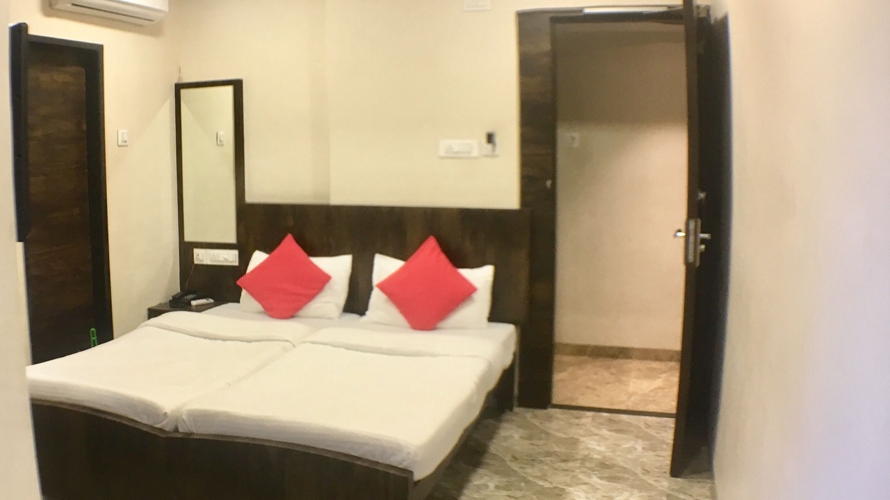 Photo of Bedroom in Malad East