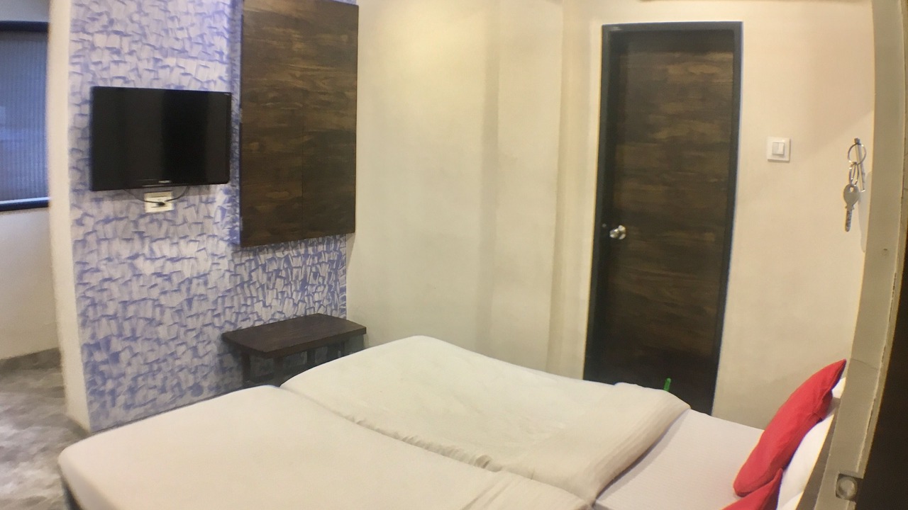Photo of Bedroom in Malad East
