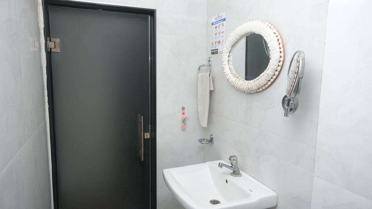Photo of Bathroom in Mundra
