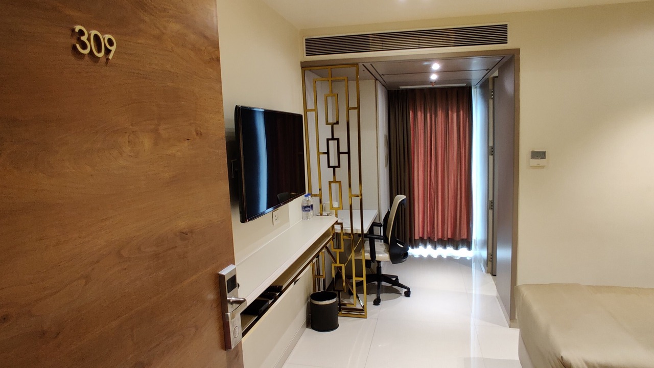 Photo of Bedroom in Malad West
