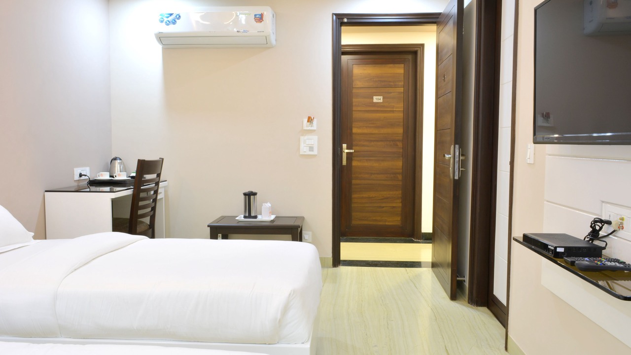 Photo of Bedroom in Dariyaganj