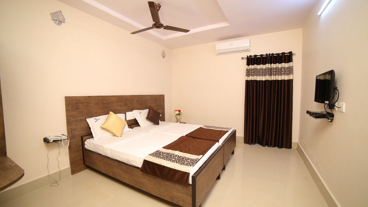 Photo of Bedroom in Nidadavolu