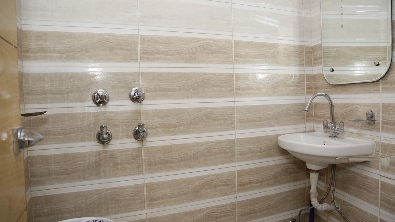 Photo of Bathroom in Paharganj