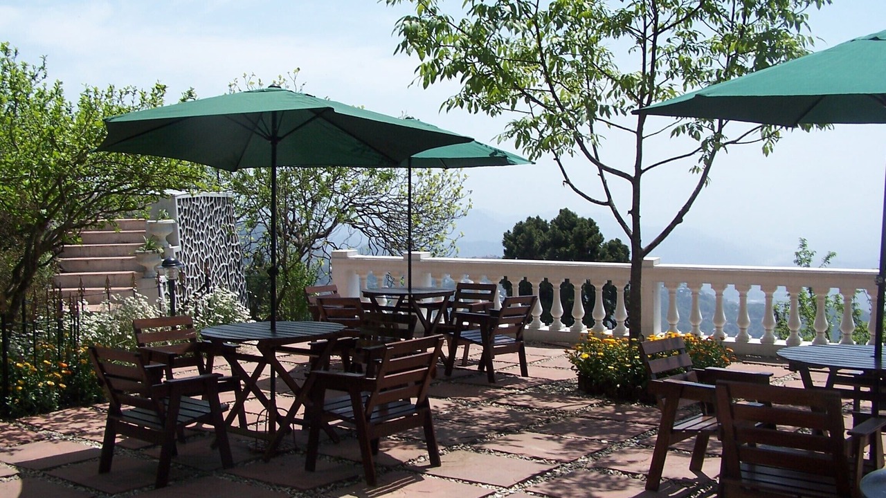 Photo of Patio Balcony in The Mall Road