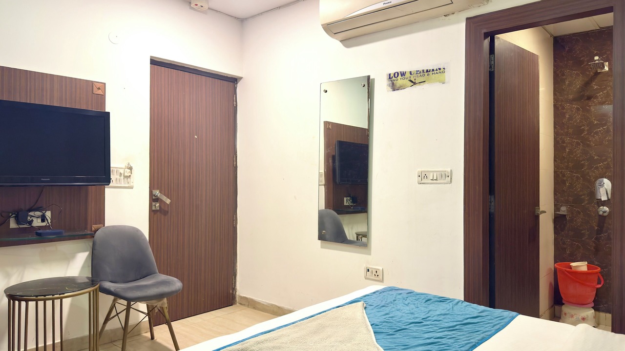 Photo of Bedroom in Karol Bagh