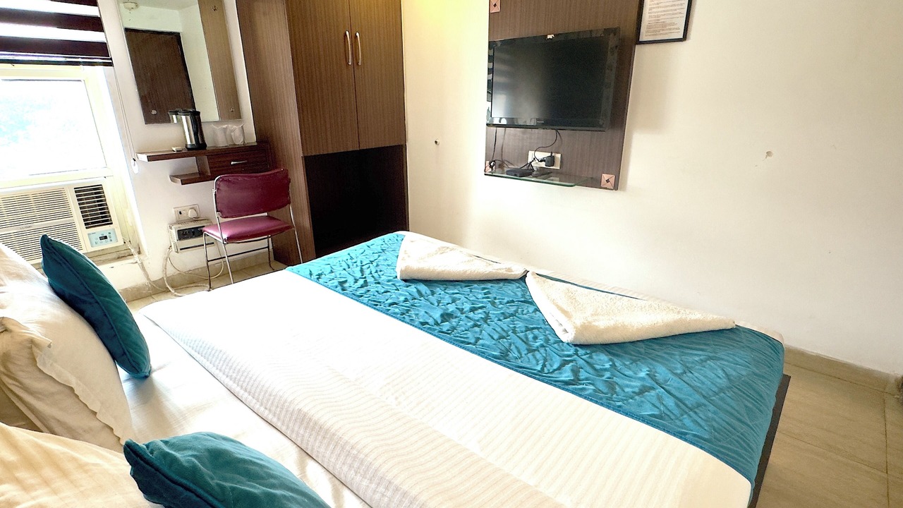 Photo of Bedroom in Karol Bagh