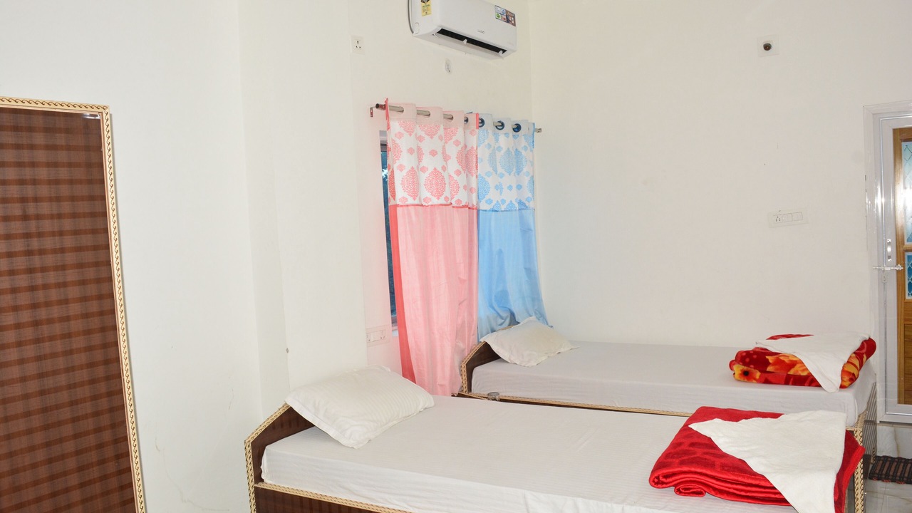 Photo of Bedroom in Bodh Gaya