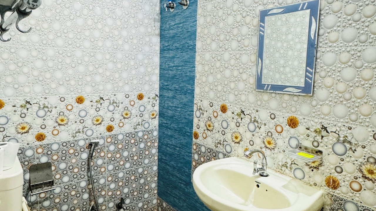 Photo of Bathroom in Pink City