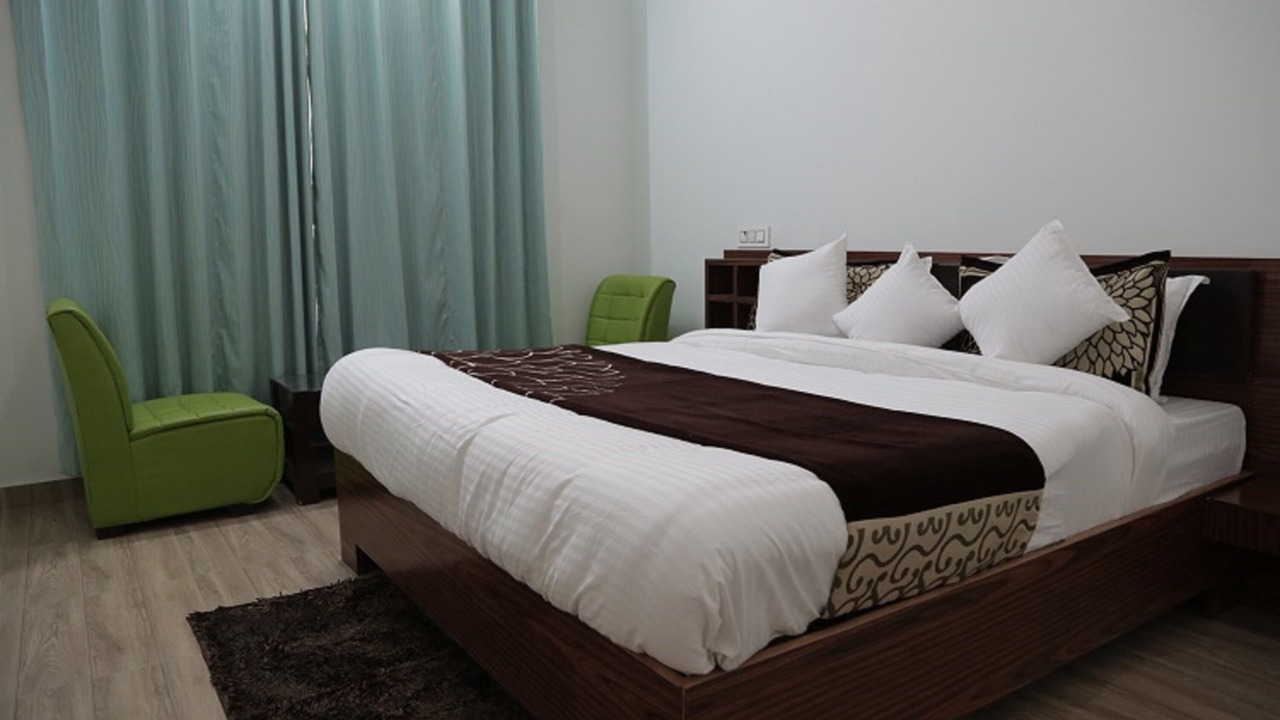 Photo of Bedroom in Shamshi