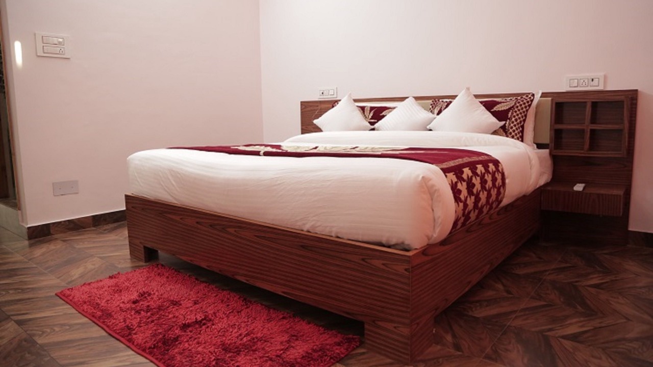Photo of Bedroom in Shamshi