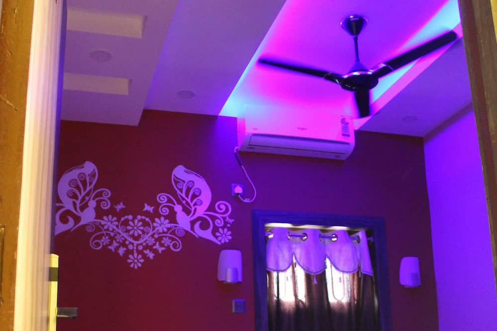 Photo of Bedroom in Tarapith