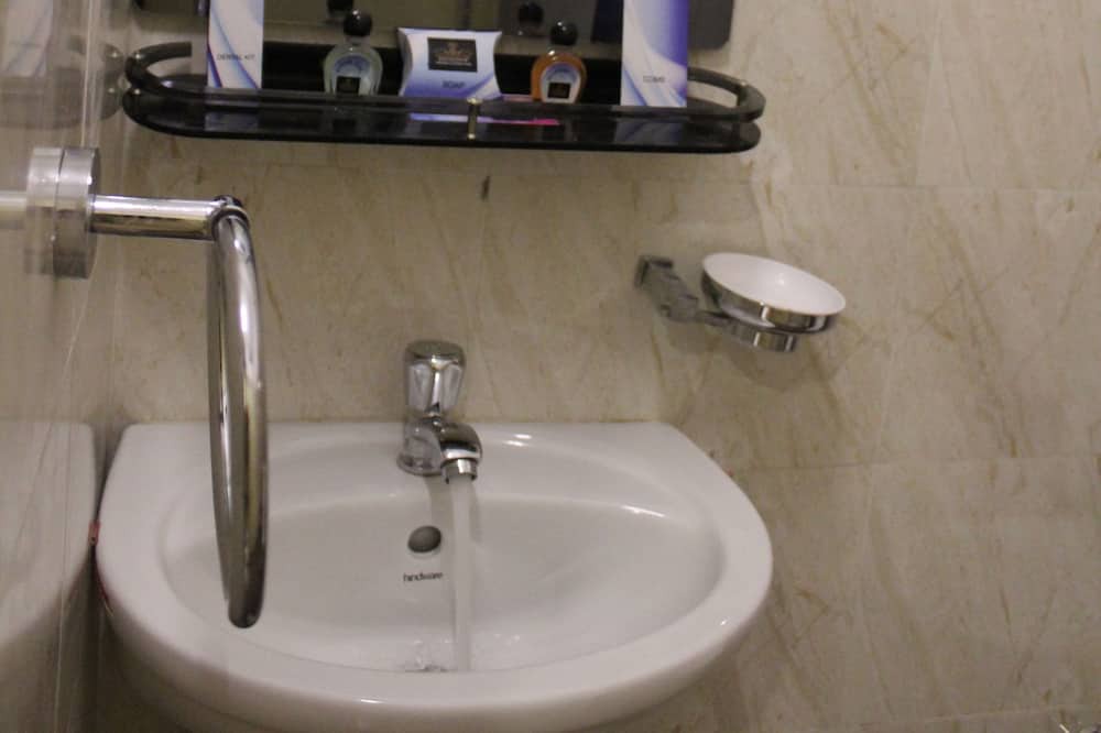 Photo of Bathroom in Tarapith