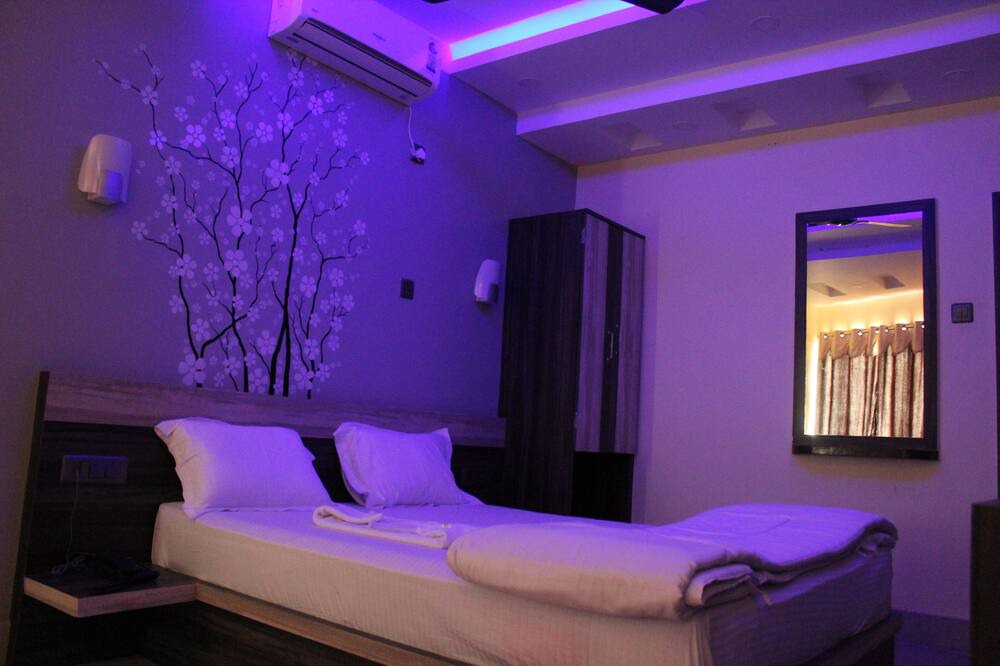 Photo of Bedroom in Tarapith
