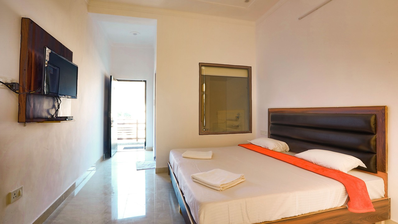 Photo of Bedroom in Tapovan