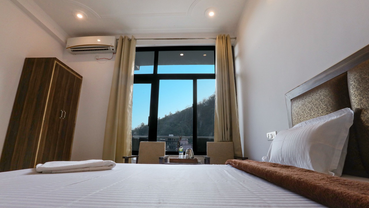 Photo of Bedroom in Tapovan