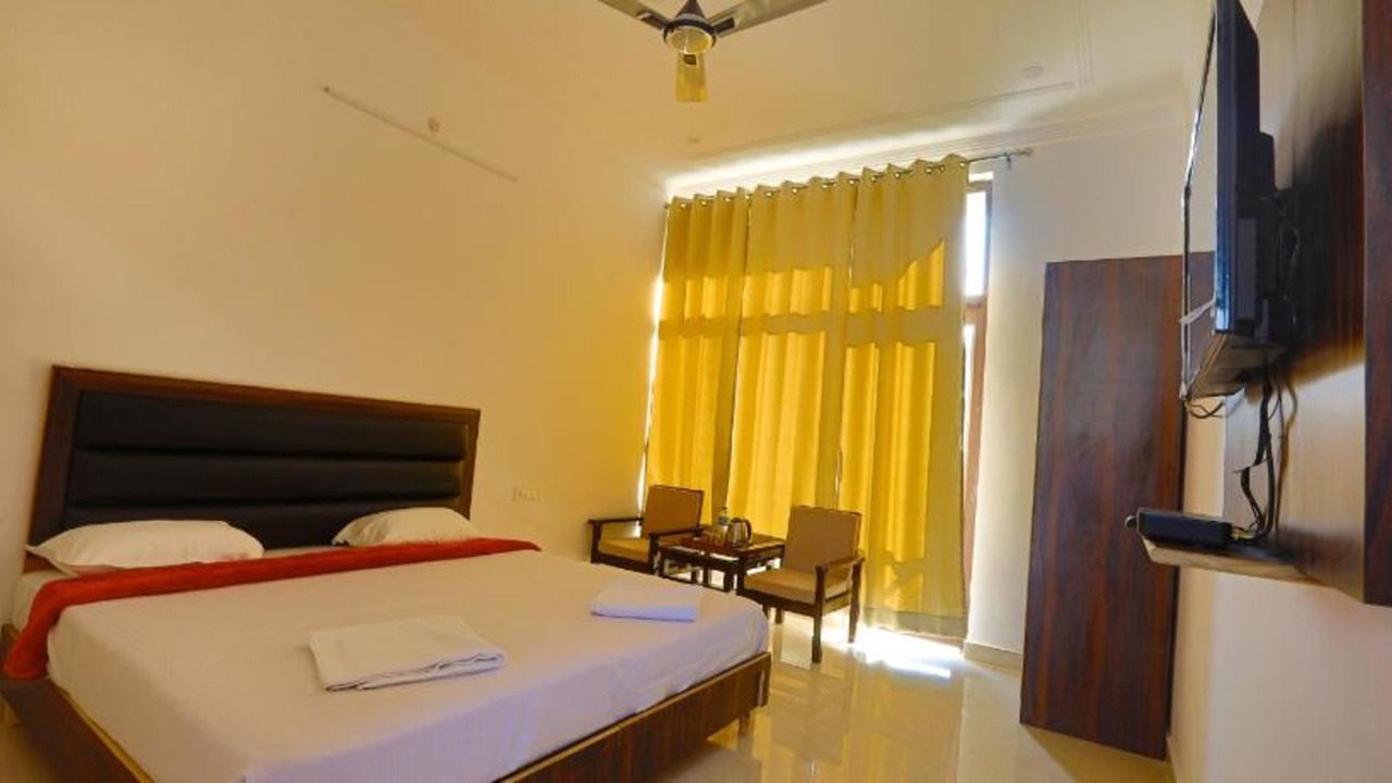 Photo of Bedroom in Tapovan