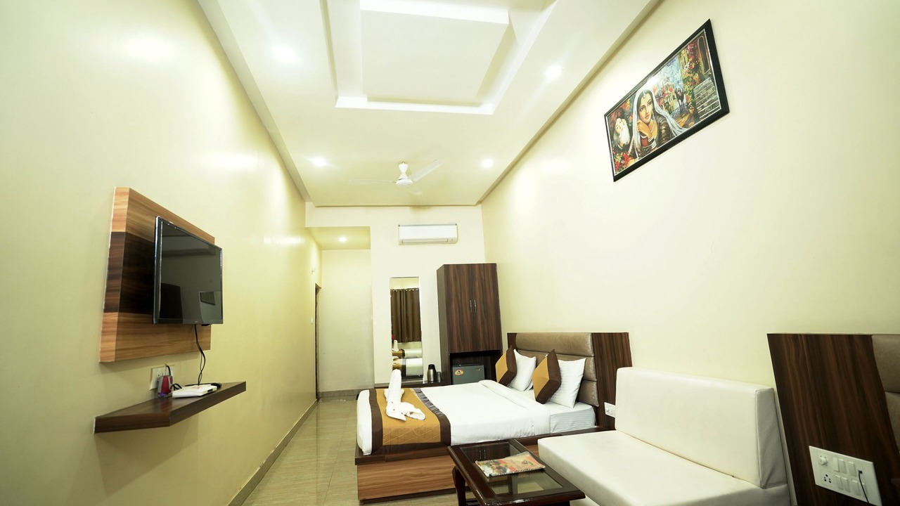 Photo of Bedroom in Bharatpur