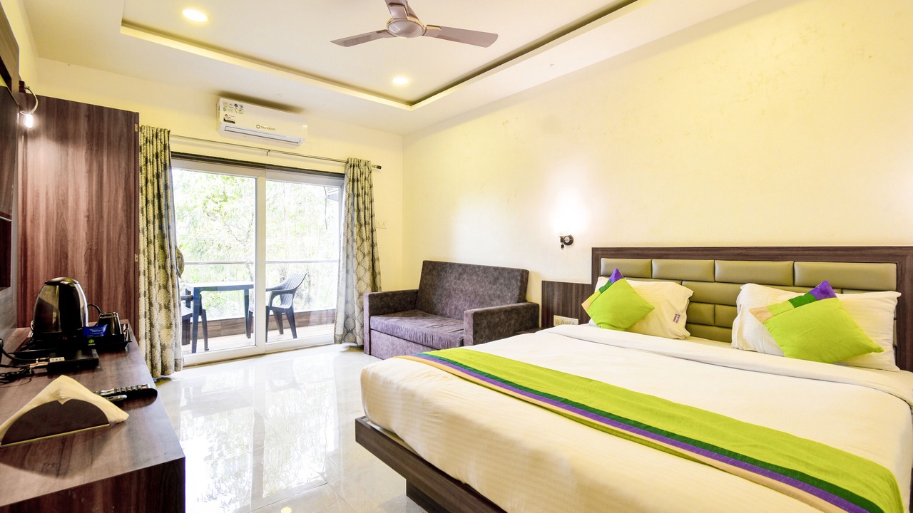 Photo of Bedroom in Mahabaleshwar