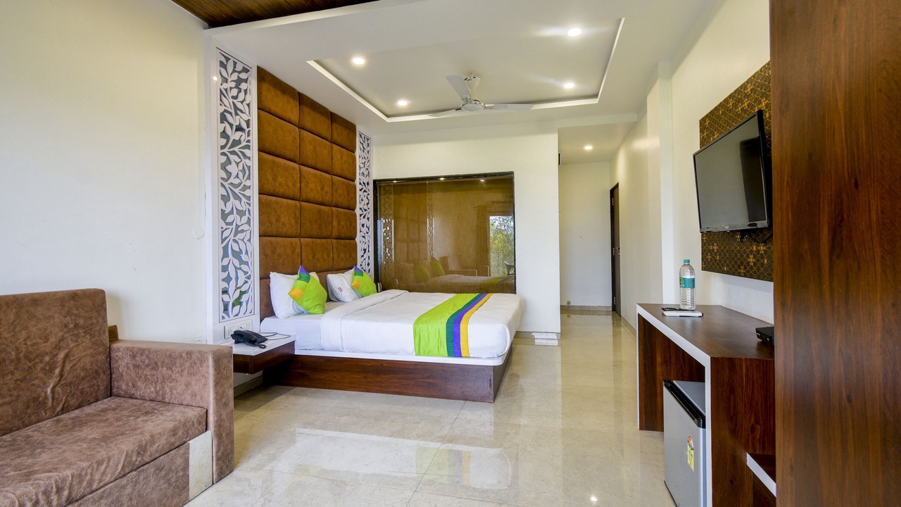 Photo of Bedroom in Mahabaleshwar