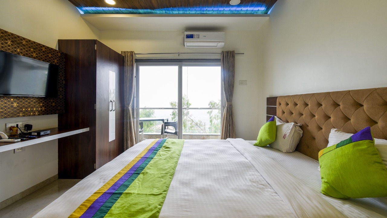 Photo of Bedroom in Mahabaleshwar